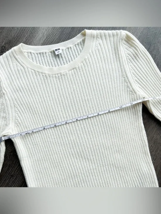 Uniqlo cream merino wool short sleeve sweater - Picture 7 of 11